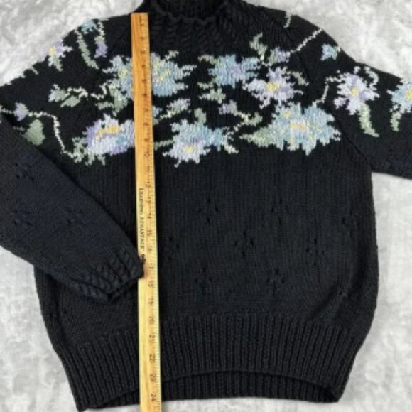 Vintage Karen Scott Hand Knits Sweater Women's Large Black Flowers Pearls (0924) - Picture 9 of 9